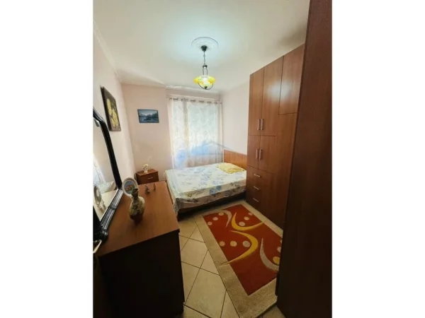Qera, Apartament 2+1+2, Unaza e Re, Tiranë.