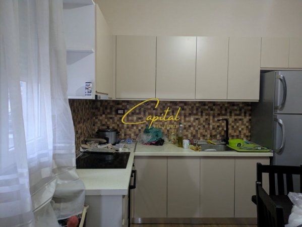 Tirane, jepet me qera apartament 2+1 Kati 2, 70 m² 500 € (XHAMLLIKU)