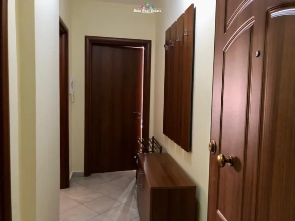 Tirane, jepet me qera apartament 1+1 Kati 3, 70 m² 550 € (Rruga Mine Peza)