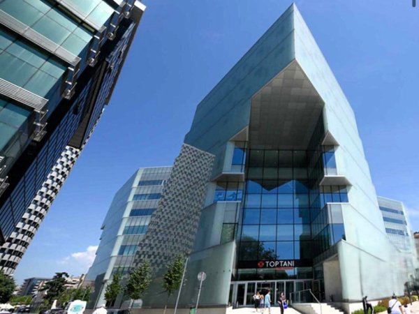 Tirane, jepet me qera zyre Kati 6, 330 m² 6.000 € (QENDER)