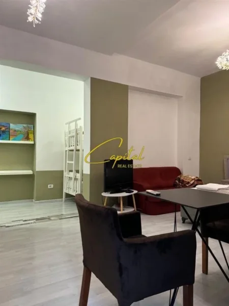 Tirane, jepet me qera garsonier 1+1 Kati 1, 40 m² 500 € (BULEVARDI ZOGU I)
