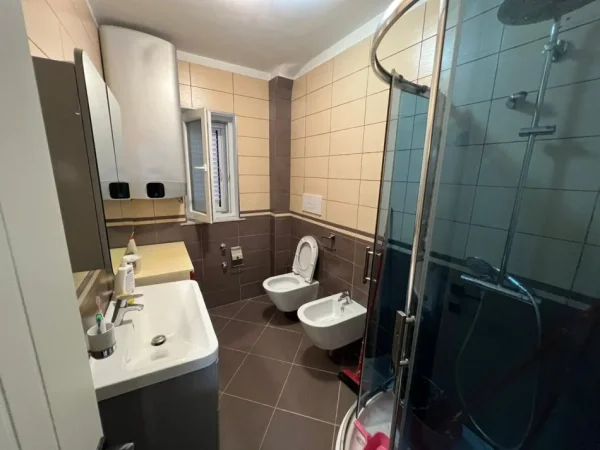 Tirane, shitet apartament 2+1 Kati 2, 71 m² 200.000 € (Rruga e Elbasanit.)