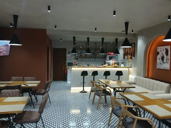Pogradec, shitet bar-resorant Kati 0, 79 m² 210.000 € 