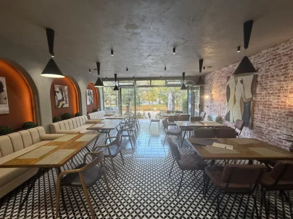 Pogradec, shitet bar-resorant Kati 0, 79 m² 210.000 € 