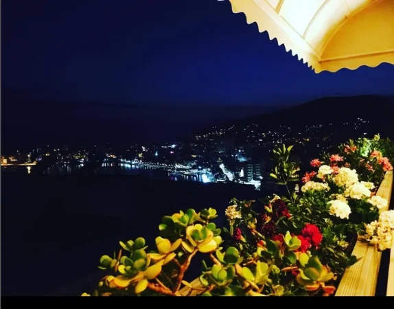 Sarande, jepet me qera bar-resorant , 350 m² 1.500 € (Rruga Gjergj Araniti)