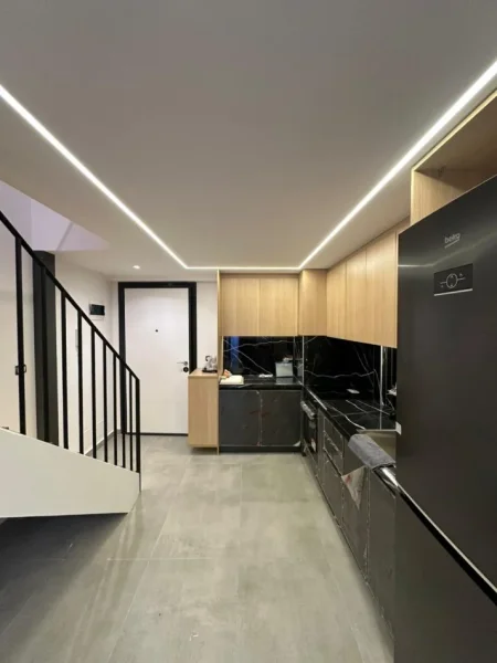 Tirane, shitet apartament duplex 1+1 Kati 1, 73 m² 122.000 € (Kompleksi Golden Park 3)