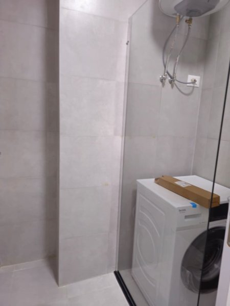 Tirane, jepet me qera apartament 2+1 Kati 4, 120 m² 1.300 € (Liqeni i Thate)