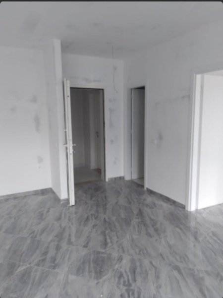 Korce, shes apartament 1+1 Kati 3, (Rruga Jovan Çiço Kosturi)