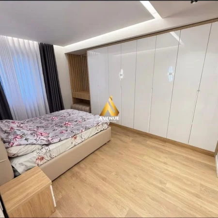Tirane, jepet me qera apartament 2+1+2,  Kati 3, 108 m² 1.000 € Liqeni i Thate, Tirane
