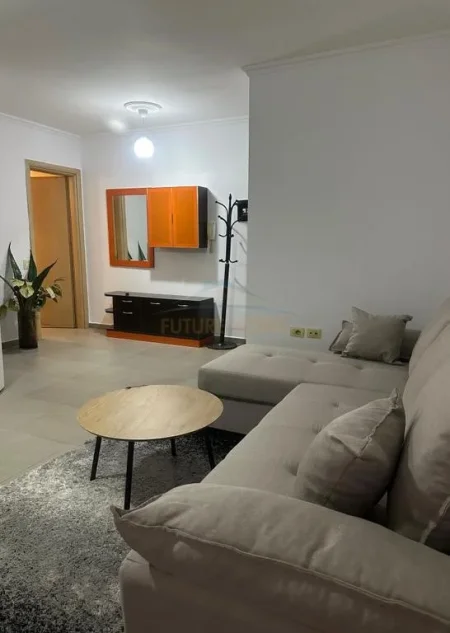 Tirane, jepet me qera apartament 2+1 Kati 2, 88 m² 600 € (Komuna e Parisit)