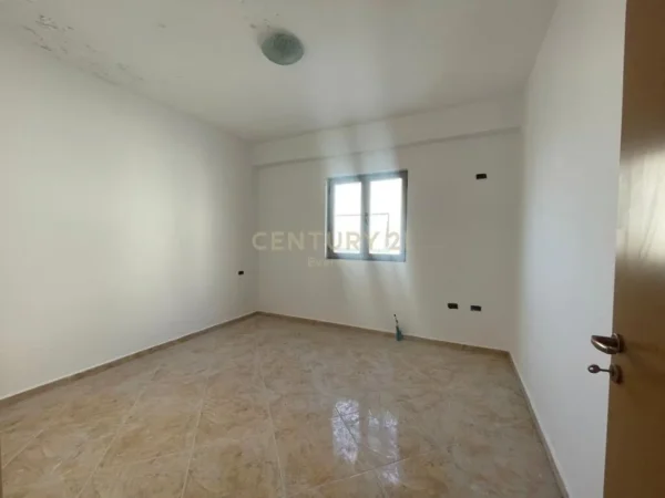 Tirane, shes 2+1 Kati 3, 80 m² 125.000 € 