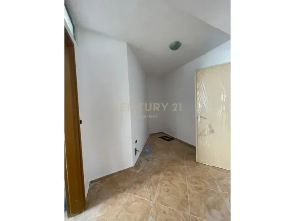 Tirane, shes 2+1 Kati 3, 80 m² 125.000 € 