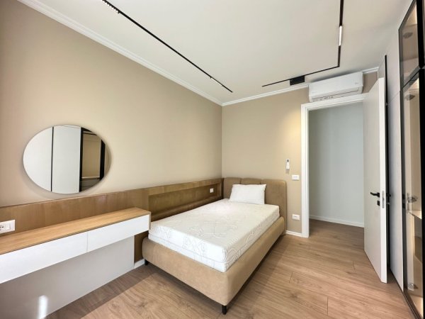 Tirane, jepet me qera apartament 3+1 Kati 1, 145 m² 2.000 € (LIQENI I THATE)