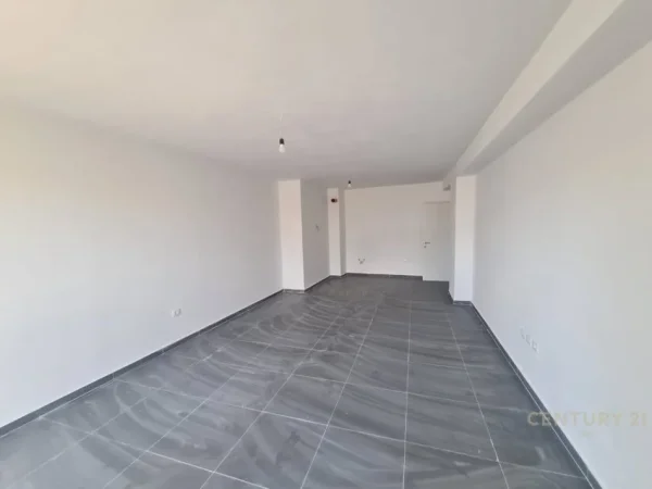 Tirane, jepet me qera apartament 2+1 Kati 3, 110 m² 400 € (5 Maj)