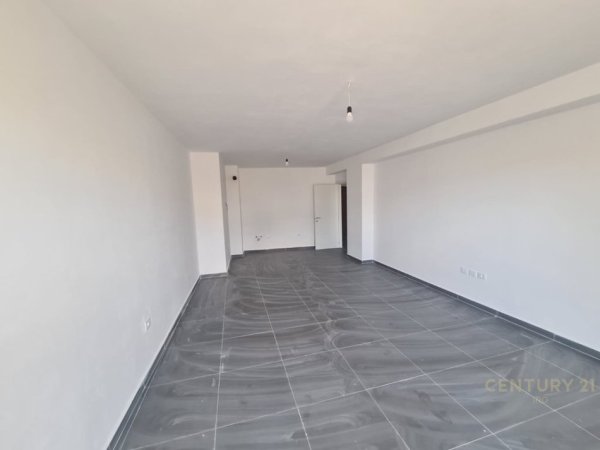 Tirane, jepet me qera apartament 2+1 Kati 3, 110 m² 400 € (5 Maj)