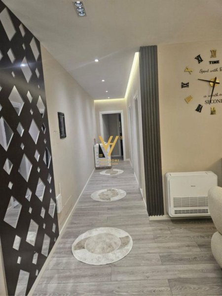 Tirane, jepet me qera apartament 2+1+Ballkon Kati 6, 91 m² 700 € (ISH DOGANA)