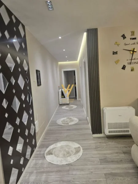 Tirane, jepet me qera apartament 2+1+Ballkon Kati 6, 91 m² 700 € (ISH DOGANA)