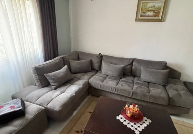 Tirane, jepet me qera apartament 2+1 Kati 4, 80 m² 700 € (ISH PARKU)