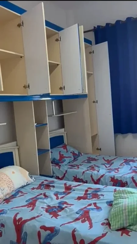 Jepet me Qera Hyrje 1+1 ne Laprakë, Rruga Josif Pashko,  300 €URO