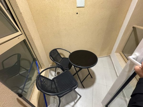 Tirane, jepet me qera apartament 1+1 Kati 7, 