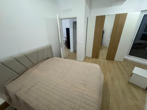 Tirane, jepet me qera apartament 1+1 Kati 7, 