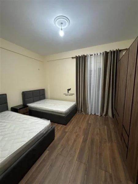 Tirane, jepet me qera 2+1 Kati 4, 140 m² 600 € (KODRA E PRIFTIT)