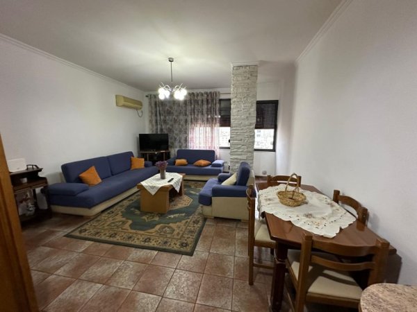 Tirane, jepet me qera apartament 2+1+Ballkon Kati 8, 110 m² 60,000Leke (Rruga e Dibres)