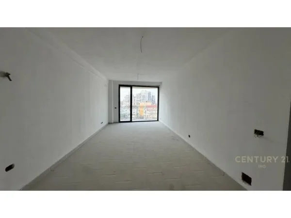 Apartament 3+1+2 + post parkimi te perfshire ne cmim tek Mine Peza! 1.200 € (Rruga Mine Peza)