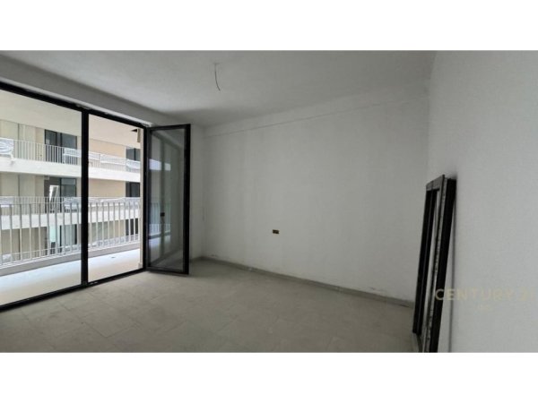 Apartament 3+1+2 + post parkimi te perfshire ne cmim tek Mine Peza! 1.200 € (Rruga Mine Peza)