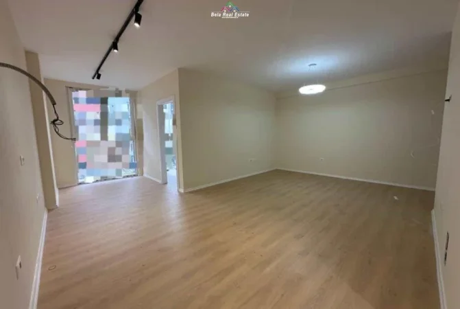 Tirane, jepet me qera zyre Kati 3, 100 m² 450 € (Bulevardi Migjeni)