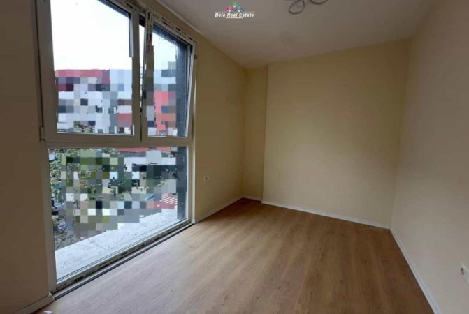 Tirane, jepet me qera zyre Kati 3, 100 m² 450 € (Bulevardi Migjeni)