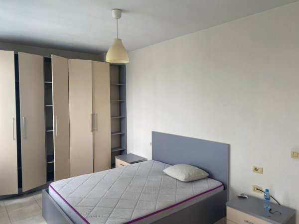 Tirane, jepet me qera apartament 2+1+Ballkon Kati 6, 90 m² 500 € 
