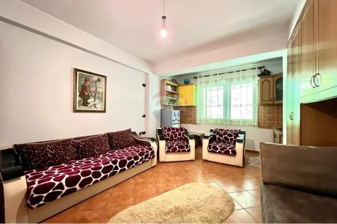 Vlore, shitet 5+1+Ballkon , 210 m² 225.000 € (Lagjja Lirimi, Rruga e Re, Vlorë)