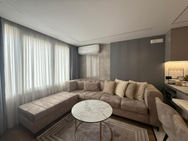 Tirane, jepet me qera 1 Katshe , 130 m² 800 € (LIQENI ITHATE)