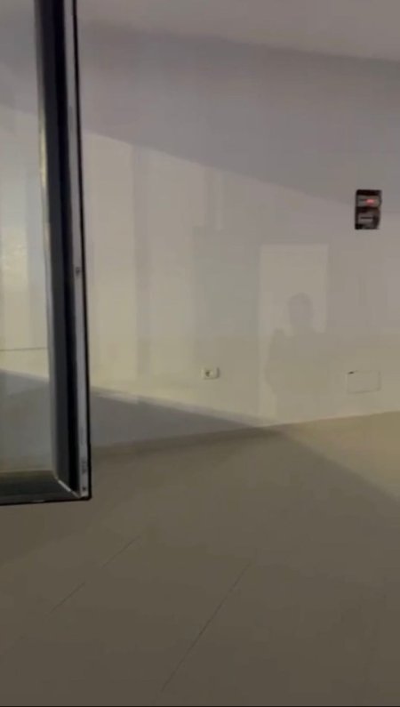 Tirane, jepet me qera zyre Kati 1, 160 m² 2.000 € (ASTIR)