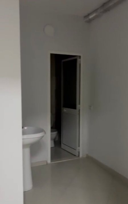 Tirane, jepet me qera zyre Kati 1, 160 m² 2.000 € (ASTIR)