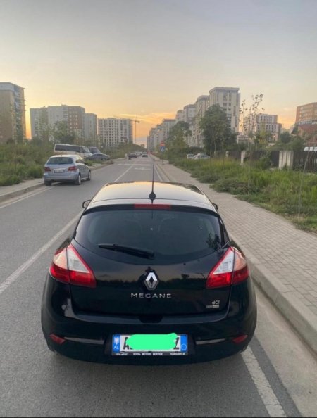 Tirane, shitet makine Renault Megan (Limited Edition) Nafte, e zeze automatik Klima 190.000 km 4.600 €