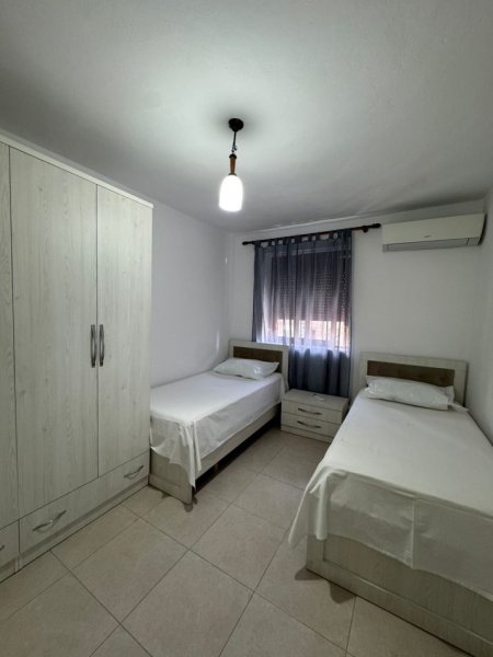 Tirane, jepet me qera apartament 2+1+Aneks+Ballkon Kati 3, 65 m² 450 € (Oxhaku)
