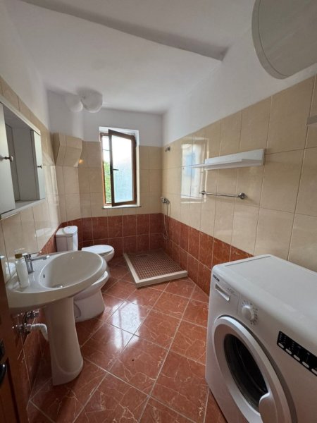 Tirane, jepet me qera apartament 2+1+Aneks+Ballkon Kati 3, 65 m² 450 € (Oxhaku)