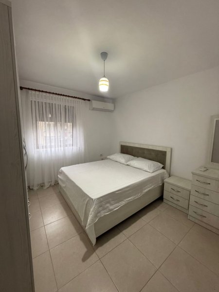 Tirane, jepet me qera apartament 2+1+Aneks+Ballkon Kati 3, 65 m² 450 € (Oxhaku)