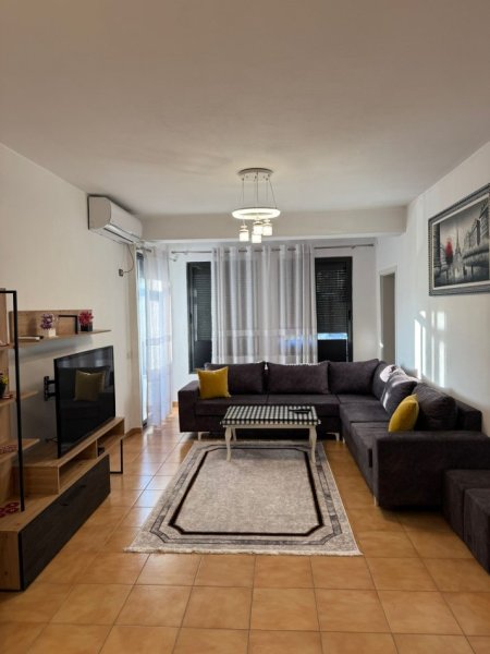 Tirane, jepet me qera apartament 2+1 Kati 2, 80 m² 450 € (PRANE GRAND GALLERY)