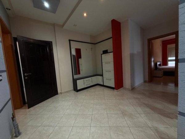 Tirane, jepet me qera apartament 2+1+Ballkon Kati 4, 85 m² 600 € (Rr. Eduardo Mano)