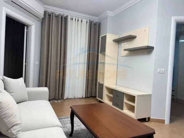 Tirane, jepet me qera apartament 2+1 Kati 7, 90 m² 800 € (Rruga e Kavajes)