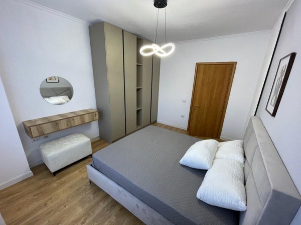Tirane, jepet me qera apartament 1+1 Kati 7, 70 m² 450 € (BAR ARTISTI , ASTIR)
