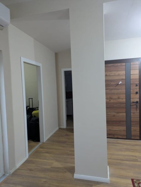 Tirane, jepet me qera apartament 2+1+Ballkon Kati 2, 70 m² 500 € (XHAMLLIK)