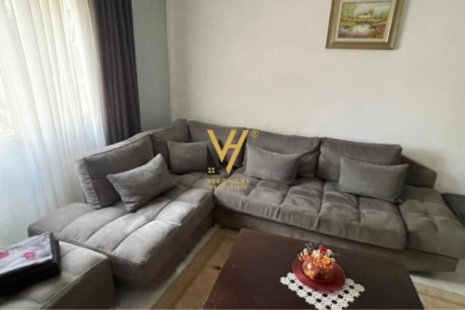 Tirane, jepet me qera apartament 2+1+Ballkon Kati 4, 75 m² 700 € (ISH PARKU I AUTOBUSAVE)
