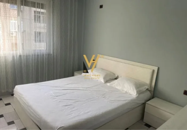 Tirane, jepet me qera apartament 2+1+Ballkon Kati 4, 75 m² 700 € (ISH PARKU I AUTOBUSAVE)