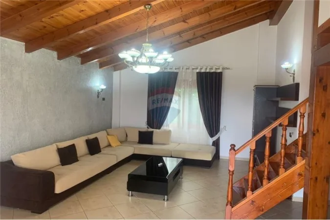 Vlore, shitet Vile 4+1 , 500 m² 329.000 € (Lagjen Lirimi – Vlorë)