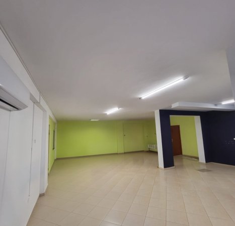Tirane, jepet me qera ambjent biznesi Kati 3, 190 m² 1.200 € (Mbikalimi Komunes)