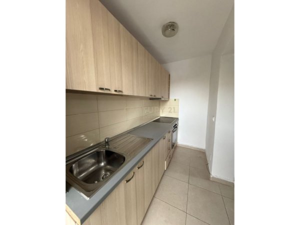 Tirane, jepet me qera apartament 2+1 Kati 3, 65 m² 450 € (Oxhaku)